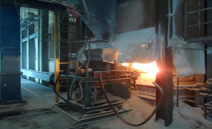 Discharge chain plate machine